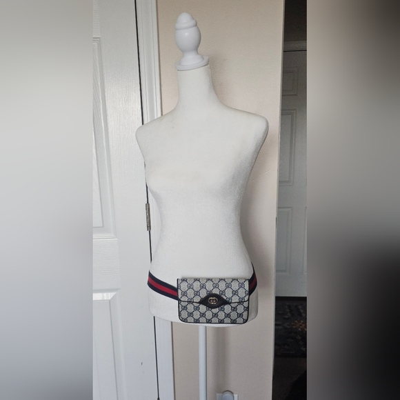 Authentic GUCCI Monogram GG Navy Blue Waist Bag or Crossbody - Picture 13 of 15
